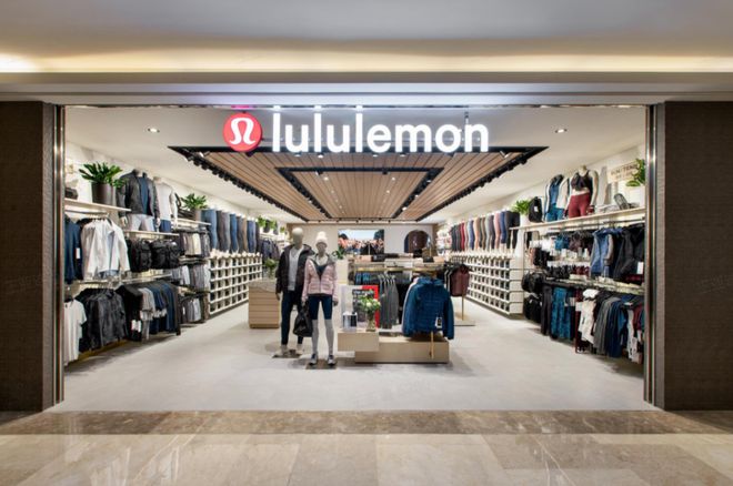 跻身运动服饰市星空体育官方入口场前三lululemon靠的竟是一条瑜伽裤？ 案例(图6)