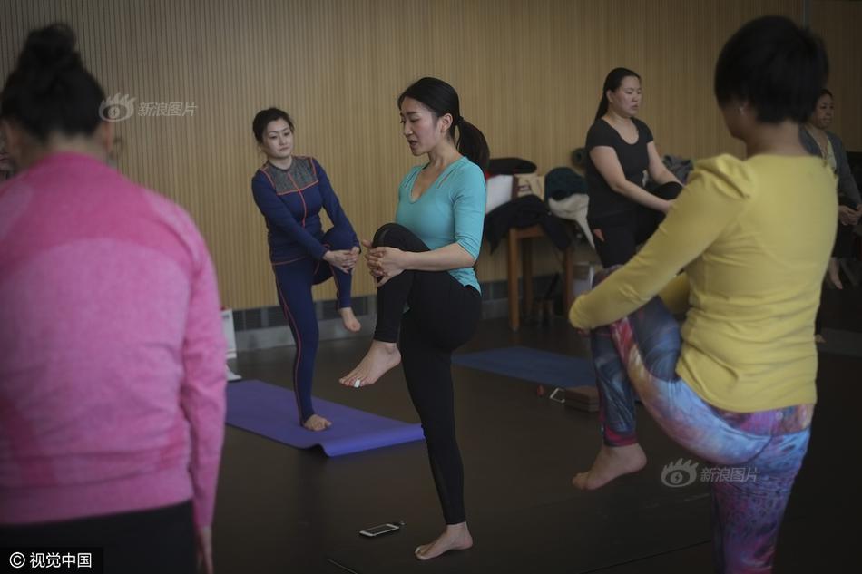 女孩的瑜伽梦_龙华网_百万龙华人星空体育app的网上家园(图5)