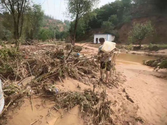 郑星空体育官网州暴雨前后一座城市的时间表(图6)