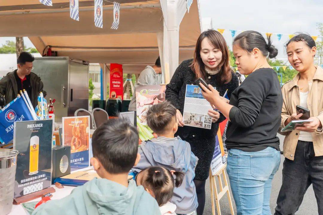 中欧市集星空体育app热闹开市！20多个欧洲品牌亮相佛山公园超多礼品免费送(图2)